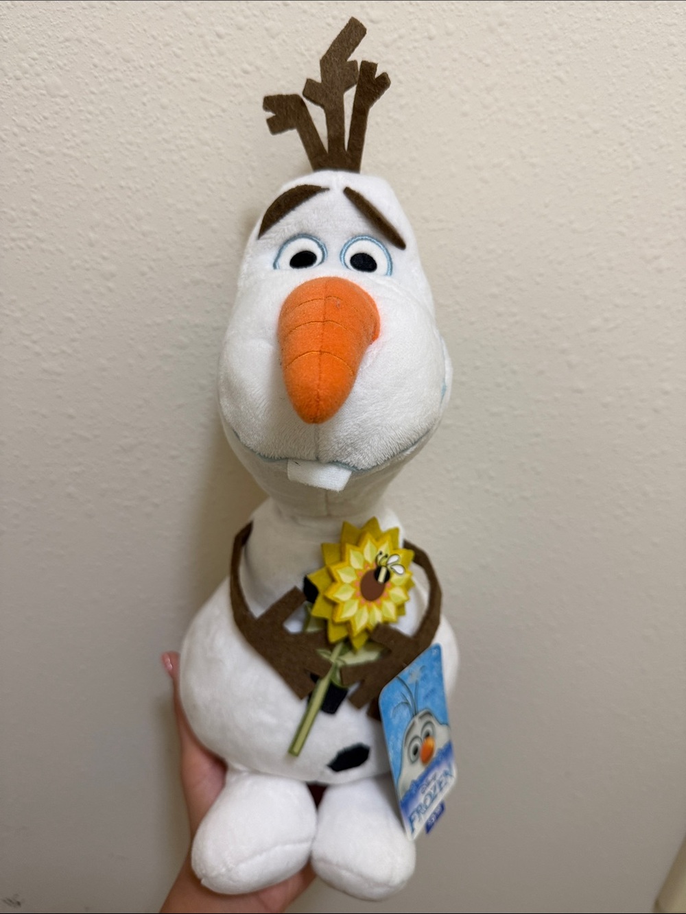 NWT Disney Frozen Olaf Plush with Sunflower Felt Flower